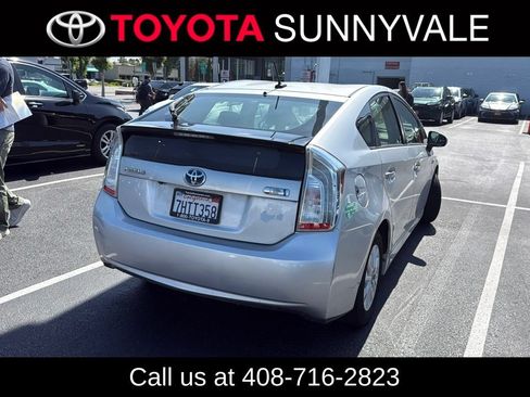 Used 2015 Toyota Prius Prime Plug-In Hybrid FWD image 2