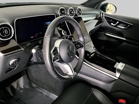 Used 2023 Mercedes-Benz GLC 300 4MATIC image 35