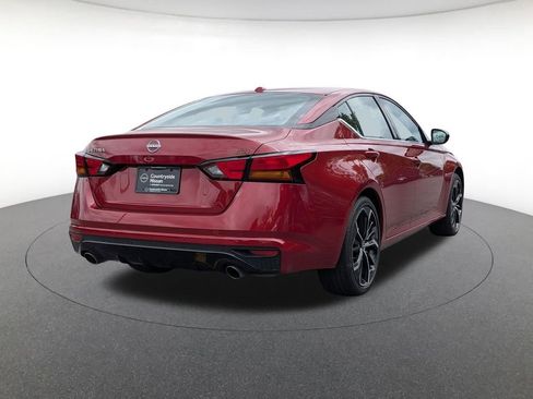 Used 2025 Nissan Altima 2.5 SR w/ SR Premium Package FWD image 5