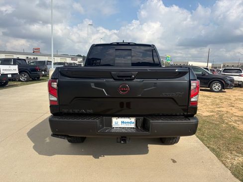 Used 2023 Nissan Titan PRO-4X w/ Pro-4x Convenience Package image 7