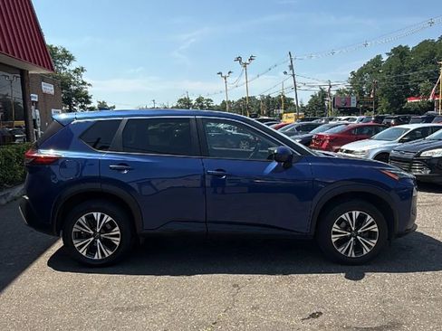 Used 2023 Nissan Rogue SV image 4