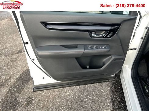 Used 2025 Honda CR-V Sport Touring image 11