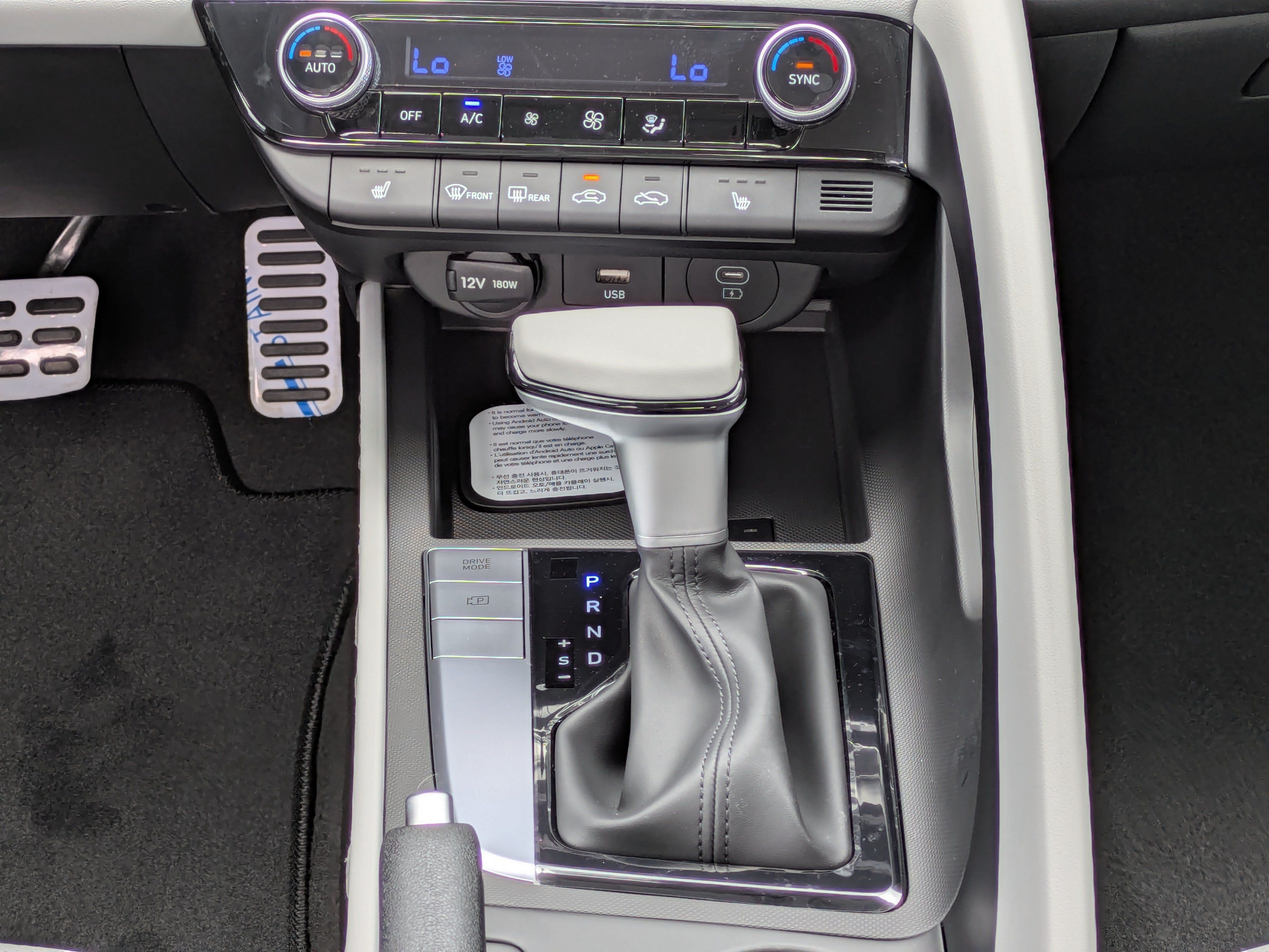 New 2026 Hyundai Elantra SEL Sport FWD image 17