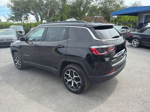 Used 2025 Jeep Compass Limited AWD/4WD image 3
