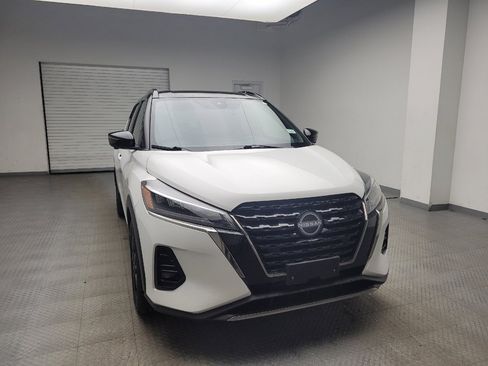 Used 2022 Nissan Kicks SR w/ Premium Package image 14