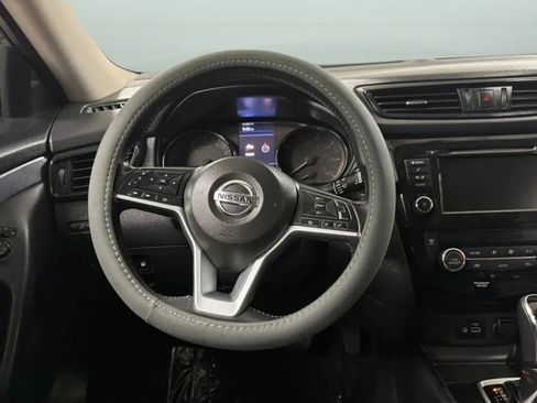 Used 2018 Nissan Rogue SV AWD/4WD image 10