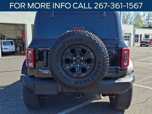 Used 2025 Ford Bronco Badlands image 7