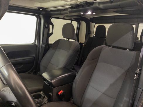 Used 2023 Jeep Gladiator Sport image 13