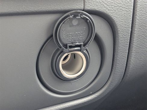 New 2025 Nissan Frontier SV image 31