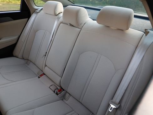 Used 2015 Hyundai Sonata SE image 8