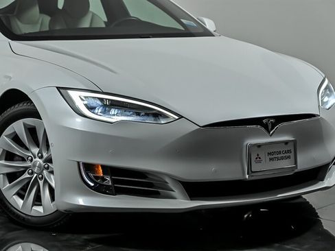 Used 2020 Tesla Model S Long Range Plus AWD/4WD image 2