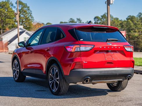 Certified 2021 Ford Escape SE w/ SE Sport Appearance Package image 5