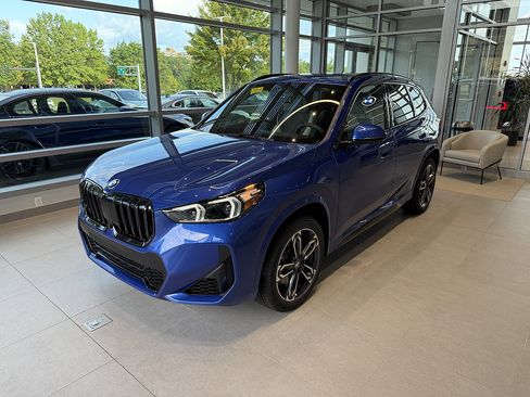 New 2027 BMW X1 xDrive28i AWD/4WD image 3