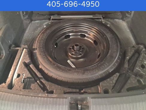 Used 2020 Volkswagen Tiguan SE image 18