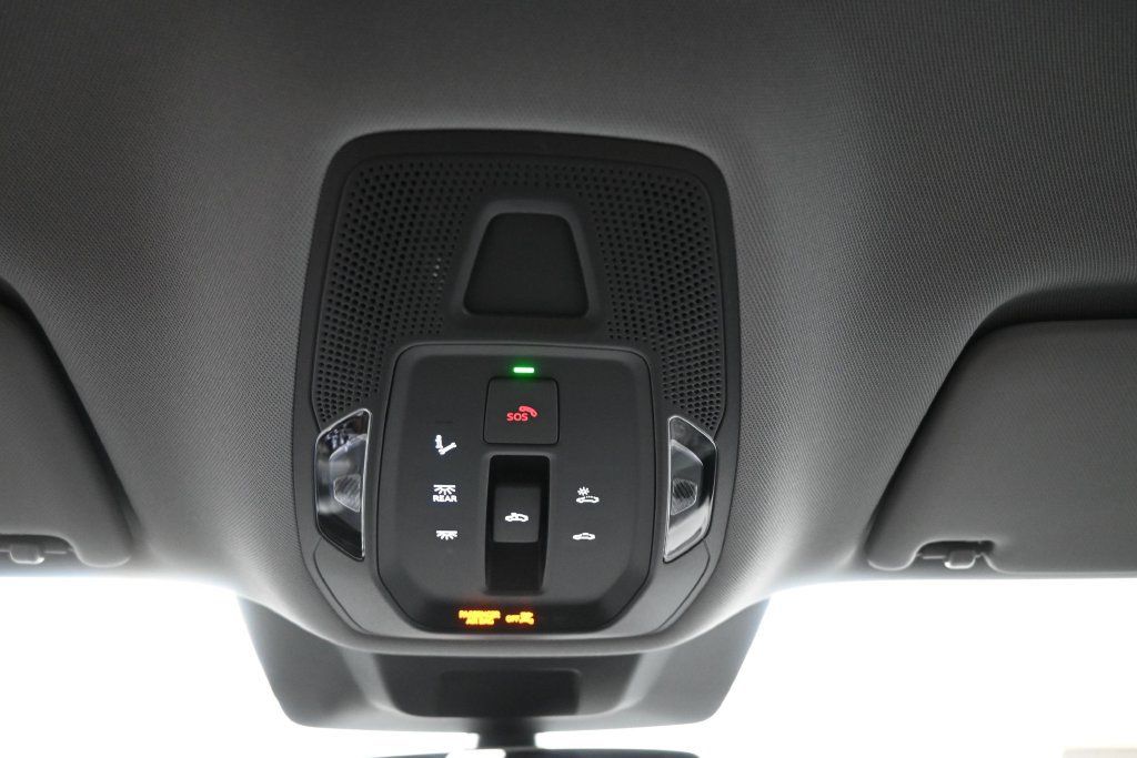 Used 2025 Audi Q6 e-tron Premium Plus w/ Premium Plus AWD/4WD image 20