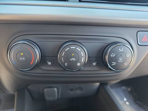 New 2026 Chevrolet Trax LS w/ LS Convenience Package FWD image 20