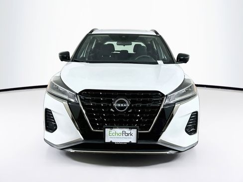 Used 2024 Nissan Kicks SR FWD image 2