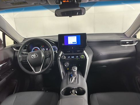 Used 2024 Toyota Venza LE AWD/4WD image 20
