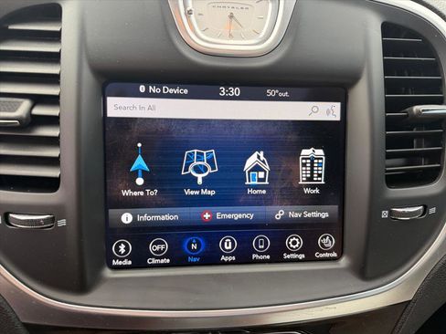 Used 2020 Chrysler 300 Limited image 22