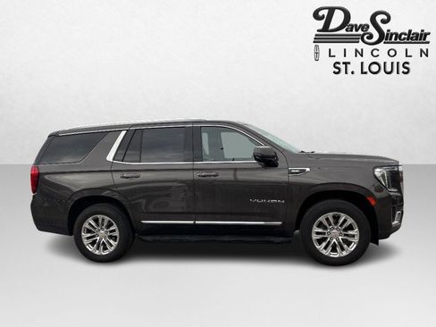 Used 2021 GMC Yukon SLT w/ SLT Luxury Plus Package image 4