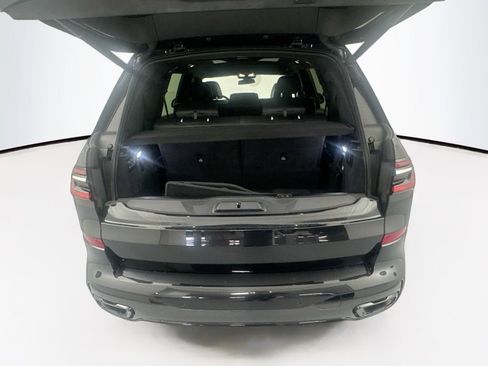 Used 2023 BMW X7 xDrive40i w/ M Sport Package AWD/4WD image 25