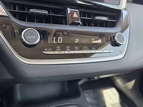 Used 2025 Toyota Corolla LE FWD image 17
