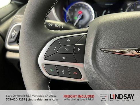 New 2026 Chrysler Pacifica Select image 39