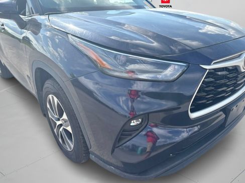 Used 2023 Toyota Highlander XLE FWD image 30
