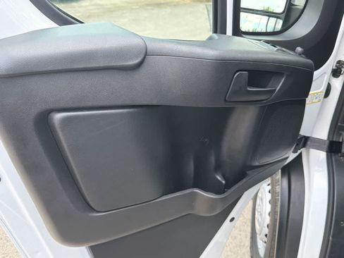 Used 2025 RAM ProMaster 2500 w/ Convenience Group FWD image 11