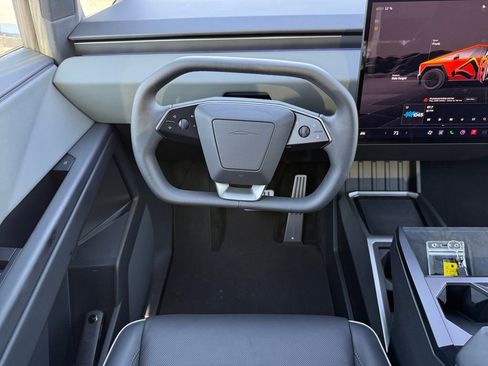 Used 2025 Tesla Cybertruck AWD Crew Cab image 13
