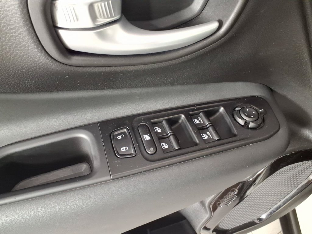 Used 2023 Jeep Renegade Altitude AWD/4WD image 13