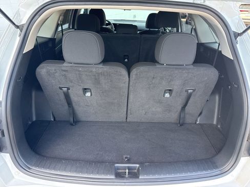 Used 2024 Kia Sorento LX image 11