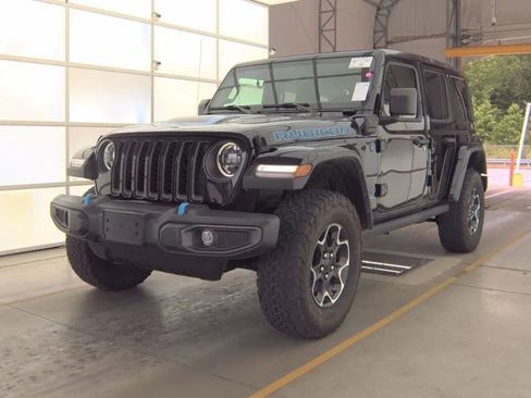 Used 2023 Jeep Wrangler Unlimited Rubicon 4xe w/ Cold Weather Group AWD/4WD image 5