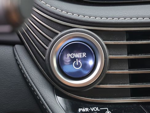 Used 2021 Lexus LS 500h image 25