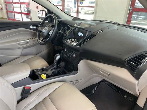 Used 2019 Ford Escape Titanium AWD/4WD image 24