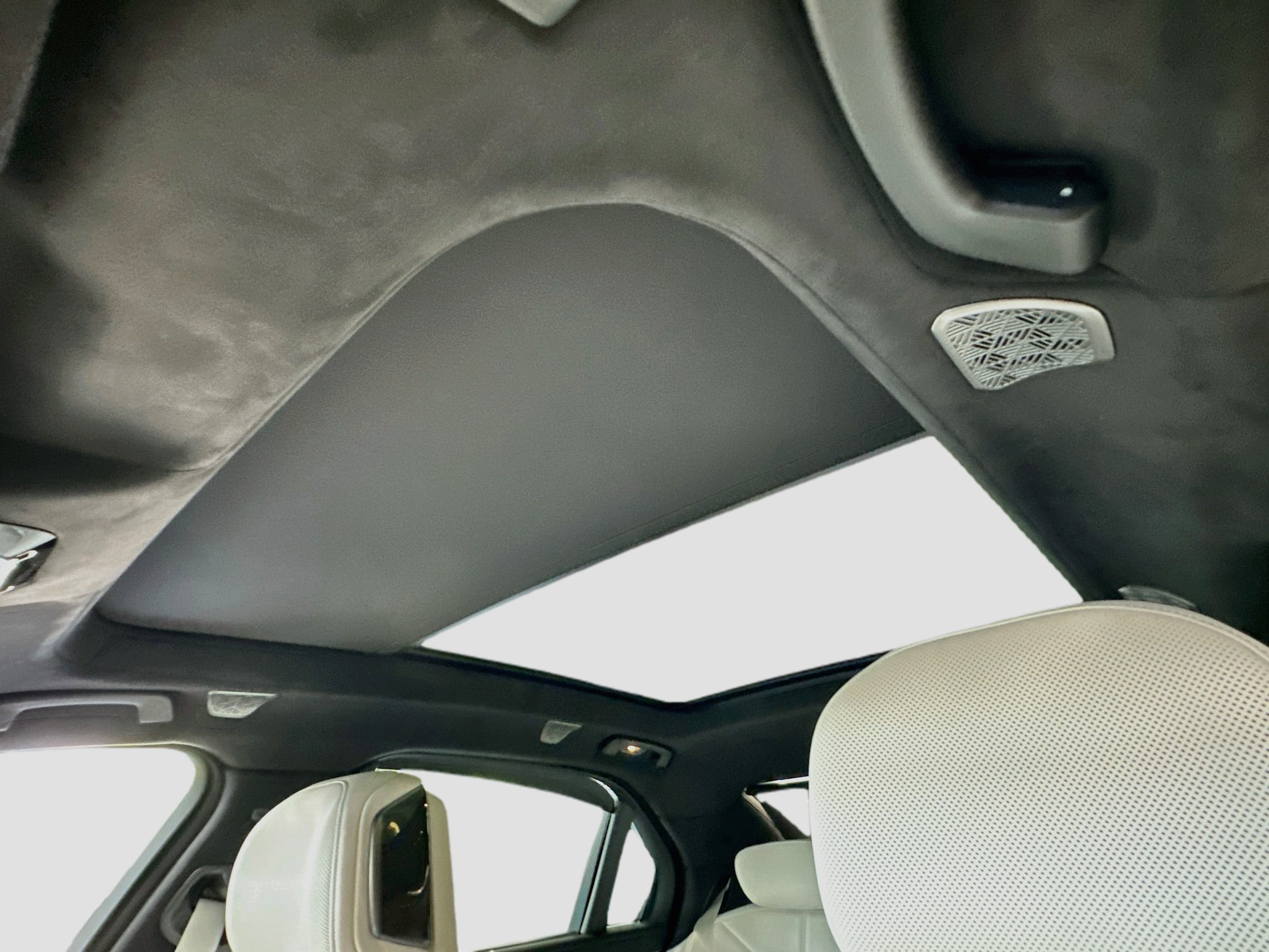 New 2027 BMW 740i w/ Executive Package RWD image 16