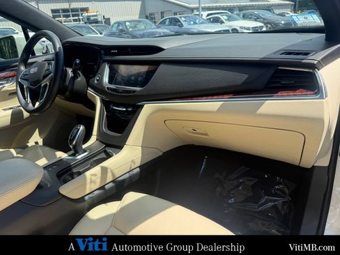 Used 2017 Cadillac XT5 Luxury w/ Driver Awareness Package AWD/4WD image 30