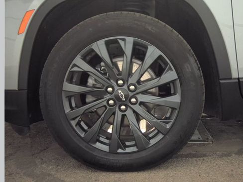 Used 2024 Chevrolet Traverse RS image 13