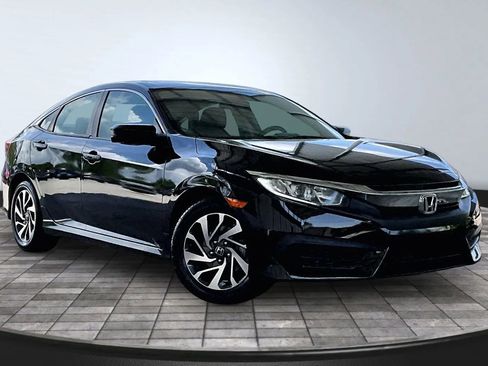 Used 2018 Honda Civic EX image 3
