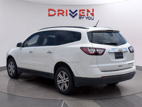 Used 2015 Chevrolet Traverse LT FWD image 3