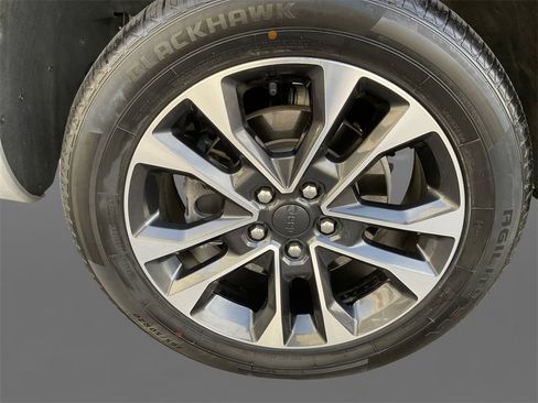 Used 2022 Jeep Grand Cherokee L Overland image 10