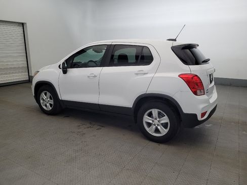 Used 2020 Chevrolet Trax LS w/ Fleet Convenience Package FWD image 3