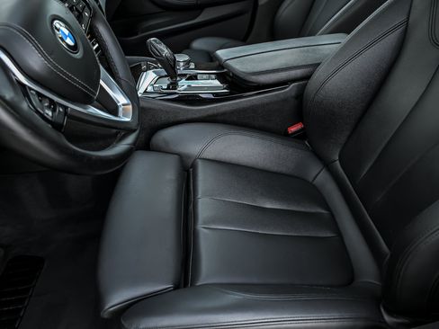 Used 2017 BMW 530i xDrive AWD/4WD image 19