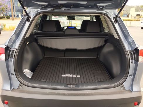 Used 2023 Toyota Corolla Cross LE w/ Moonroof Package image 21