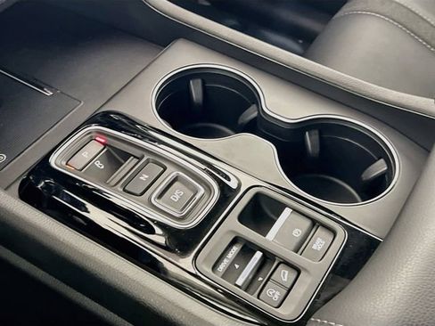 Used 2025 Honda Pilot EX-L image 17