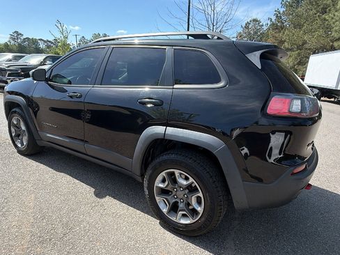 Used 2019 Jeep Cherokee Trailhawk image 10