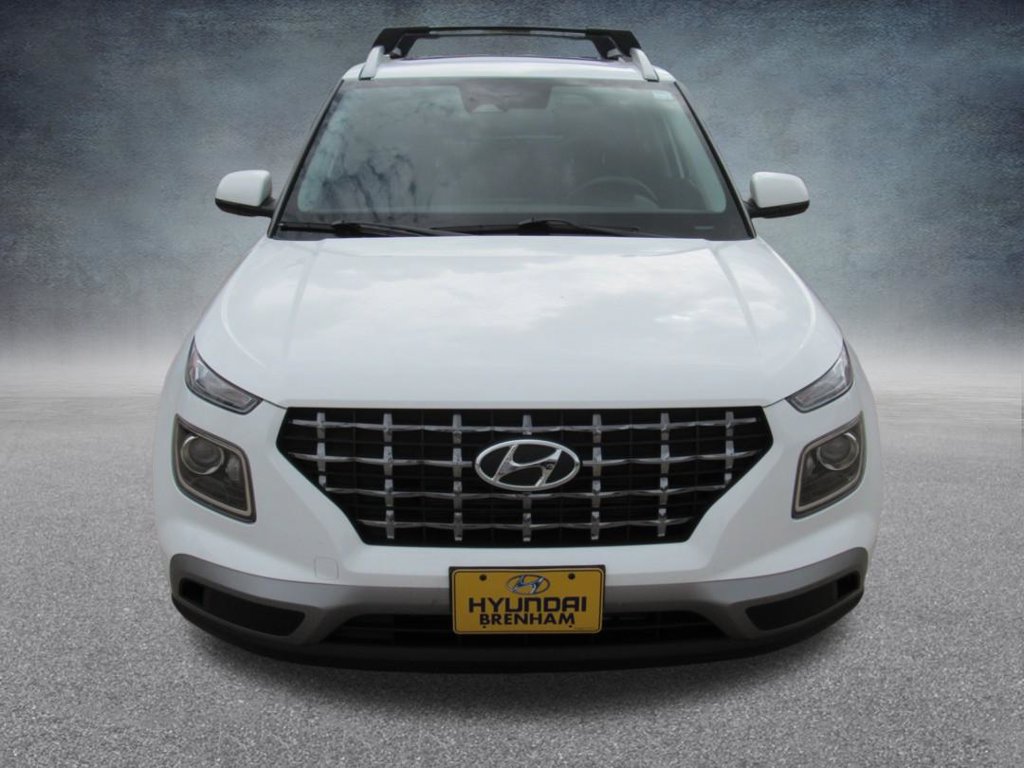 Certified 2025 Hyundai Venue SEL FWD image 9