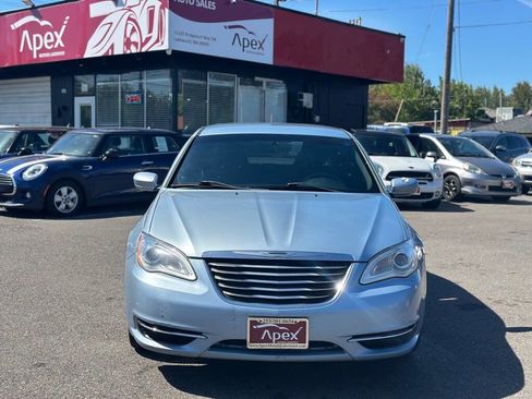 Used 2013 Chrysler 200 LX image 3