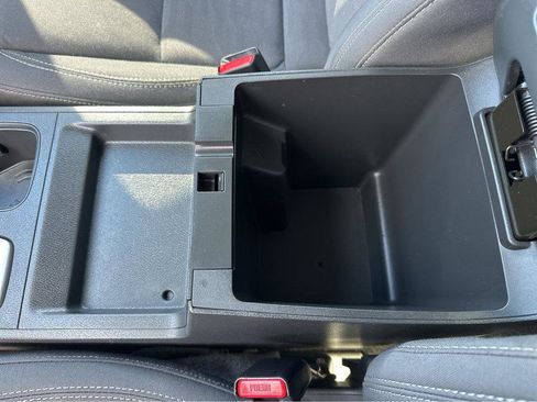 Used 2024 Nissan Frontier SV w/ SV Convenience Package image 27