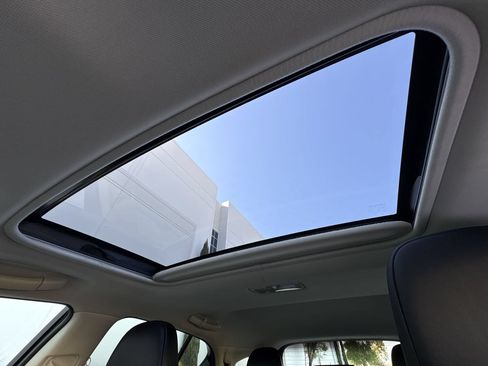 Used 2015 Lexus CT 200h FWD image 27